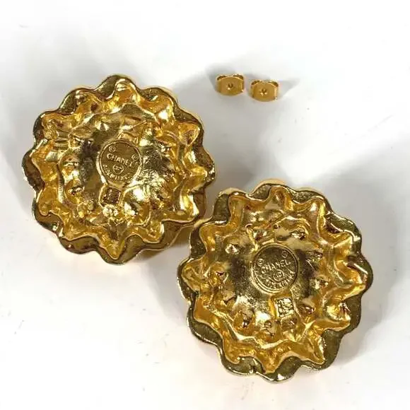 Chanel Vintage Earrings Gold-Tone Metal #207404C57B - Picture 5 of 7